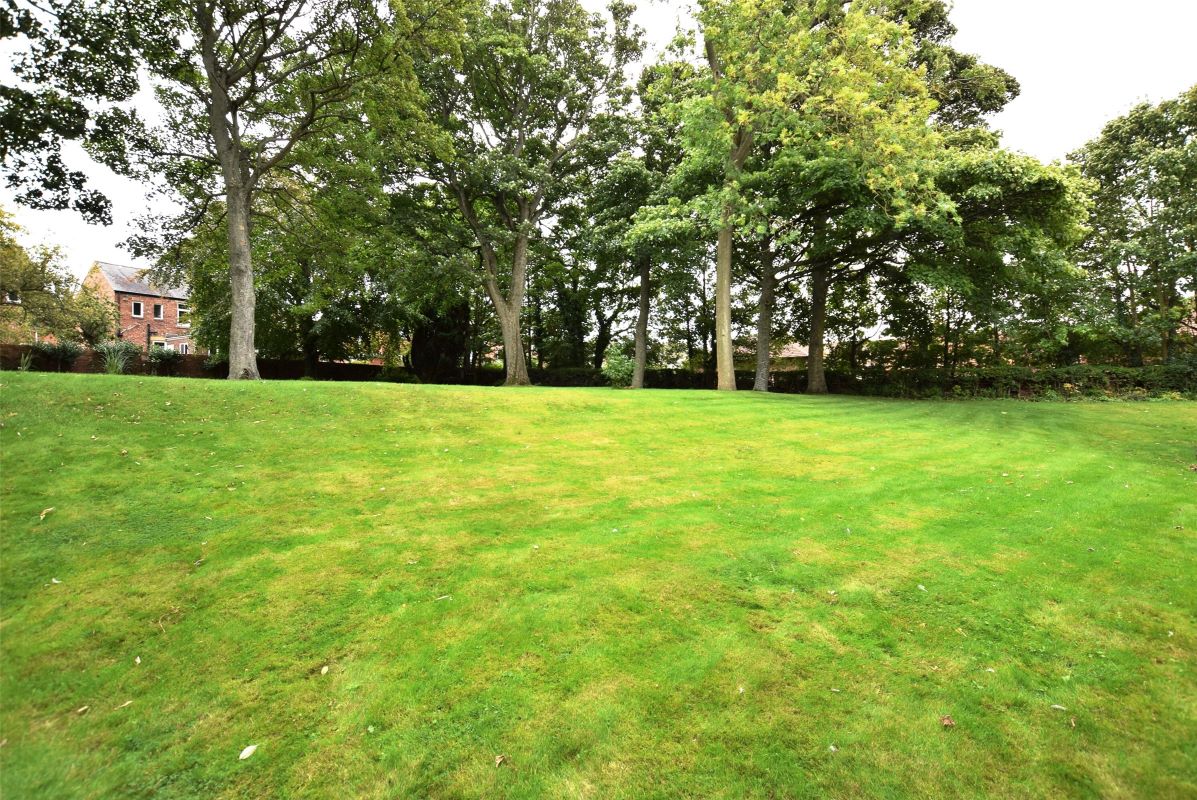 2 Bowes Lyon Court, Dryden Road, Low Fell, Gateshead, Tyne and Wear, NE9 5BX