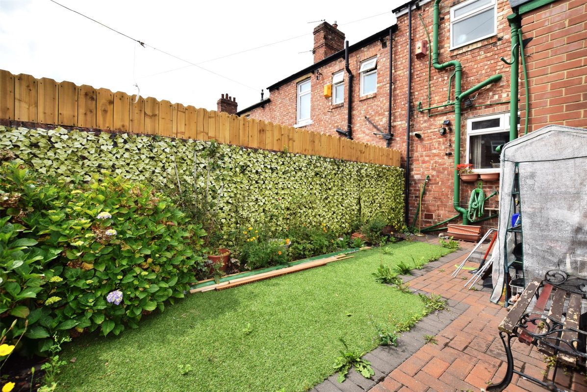 48 Holyoake Gardens, Gateshead, Tyne And Wear, NE9 5DT