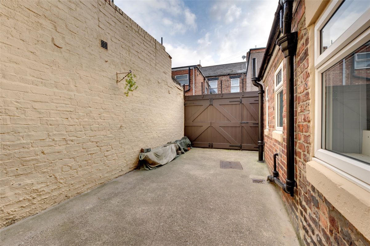 39 Lincoln Street, Gateshead, Tyne And Wear, NE8 4EE