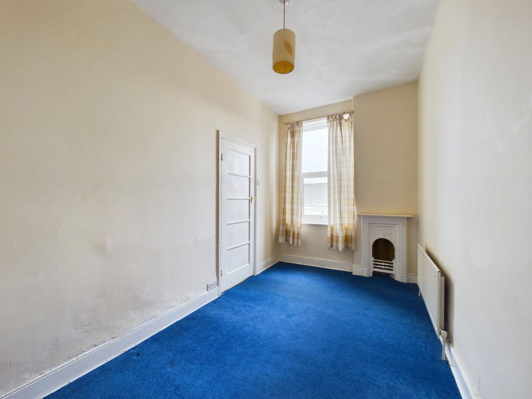 84 Brinkburn Avenue, Gateshead, Tyne And Wear, NE8 4JU