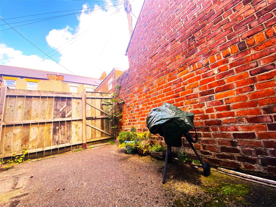 8 Morley Avenue, Gateshead, Tyne And Wear, NE10 0UJ