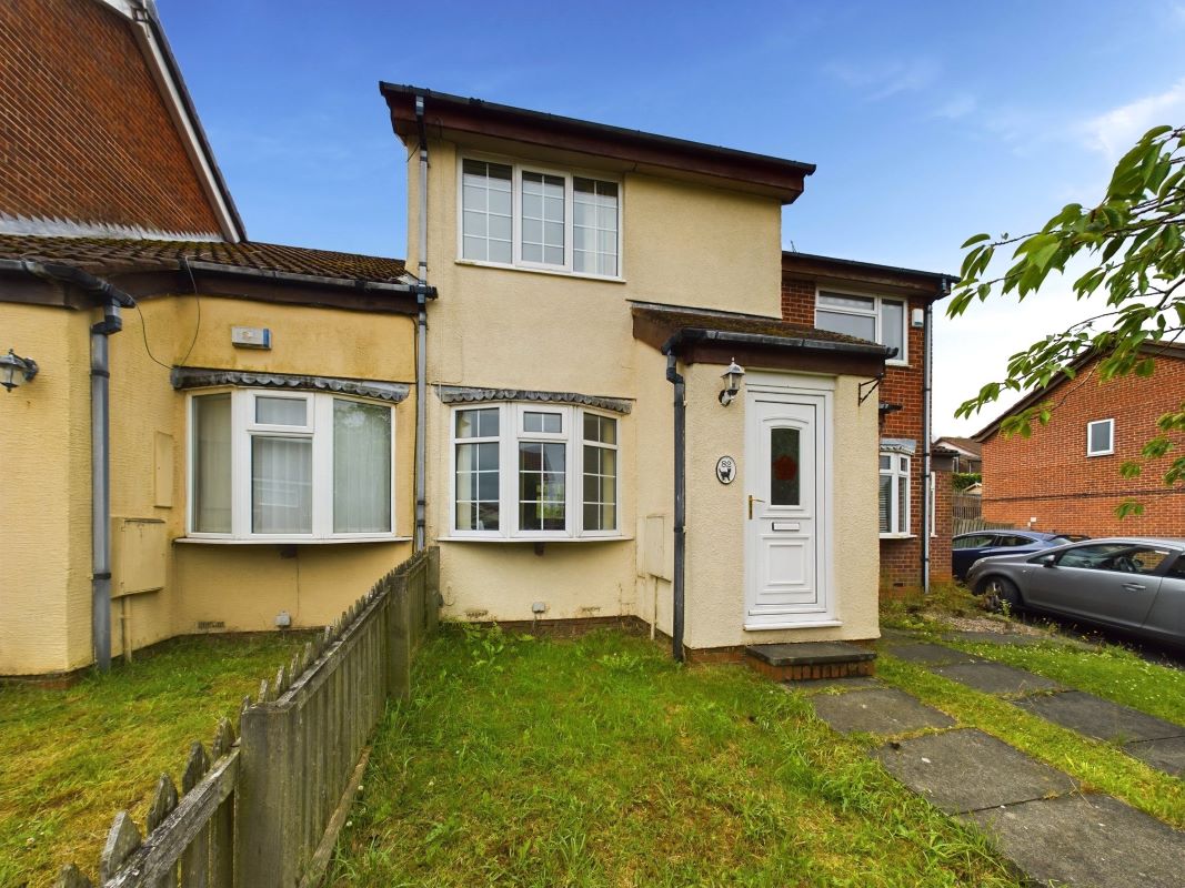 82 Dykes Way, Gateshead, Tyne And Wear, NE10 8QN