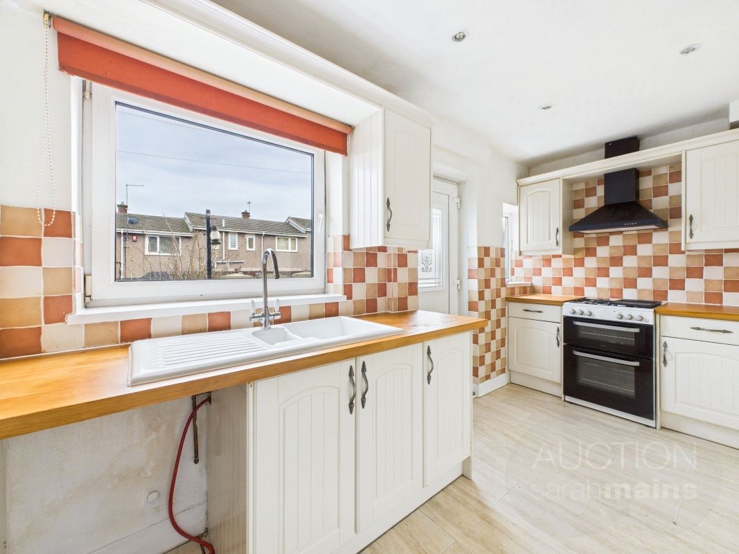 18 Hill Crest, Gateshead, Tyne And Wear, NE10 9AL