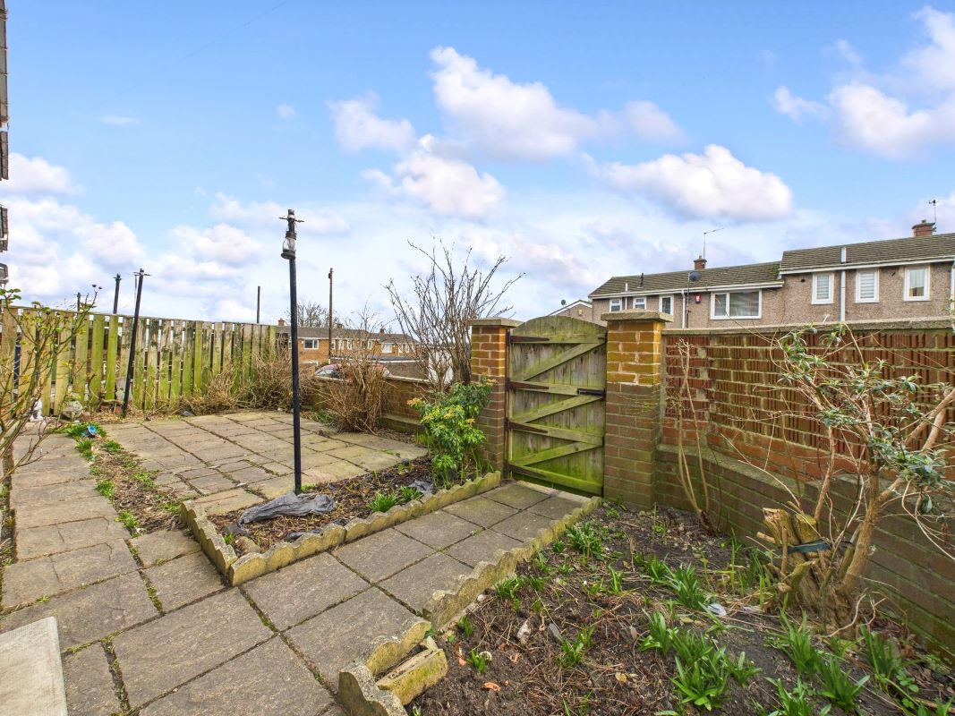 18 Hill Crest, Gateshead, Tyne And Wear, NE10 9AL