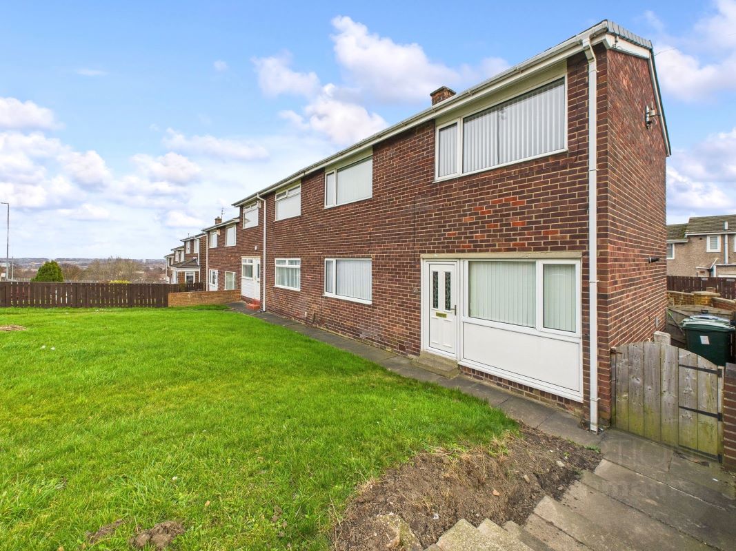 18 Hill Crest, Gateshead, Tyne And Wear, NE10 9AL