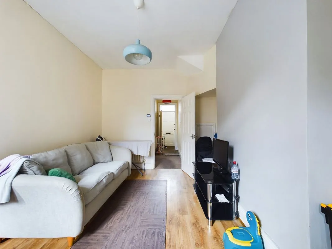 67 Brinkburn Avenue, Gateshead, Tyne And Wear, NE8 4JT