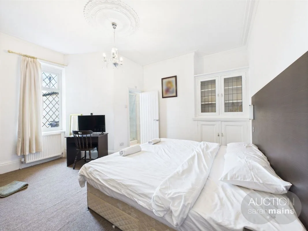 The Alexandra Guest House, 6 Victoria Road East, Hebburn, Tyne And Wear, NE31 1XQ