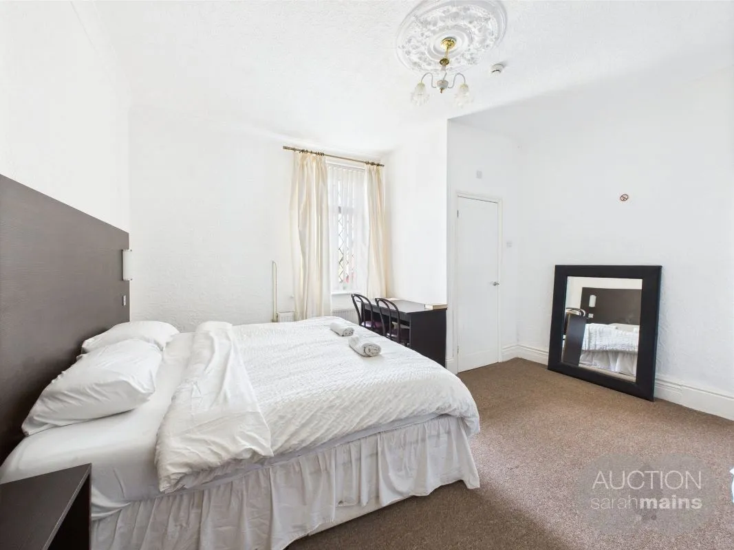 The Alexandra Guest House, 6 Victoria Road East, Hebburn, Tyne And Wear, NE31 1XQ