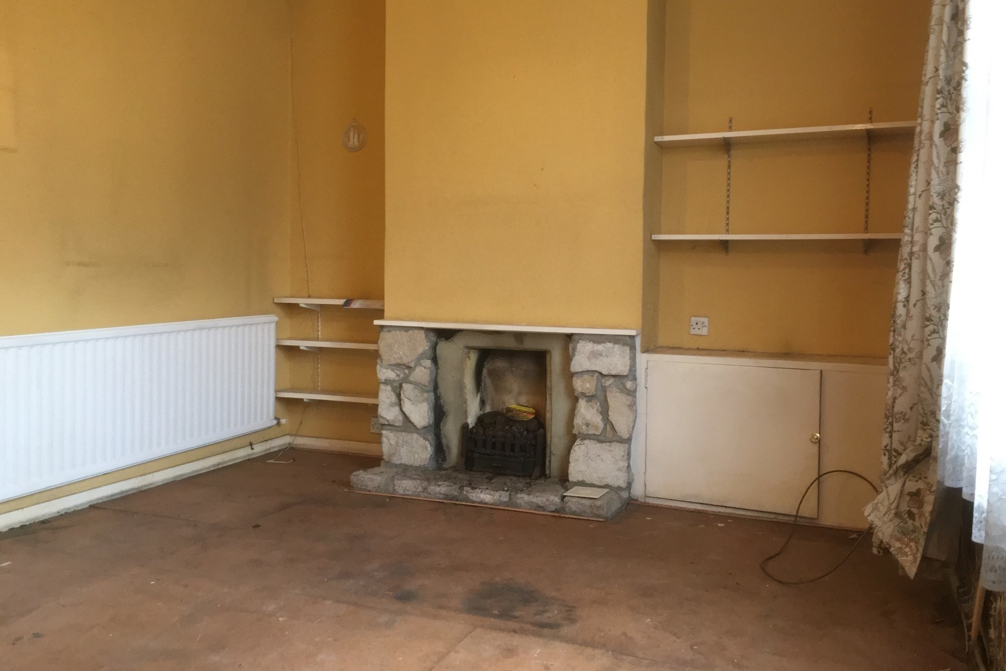 121 Queens Road, Farnborough, Hampshire GU14 6JN