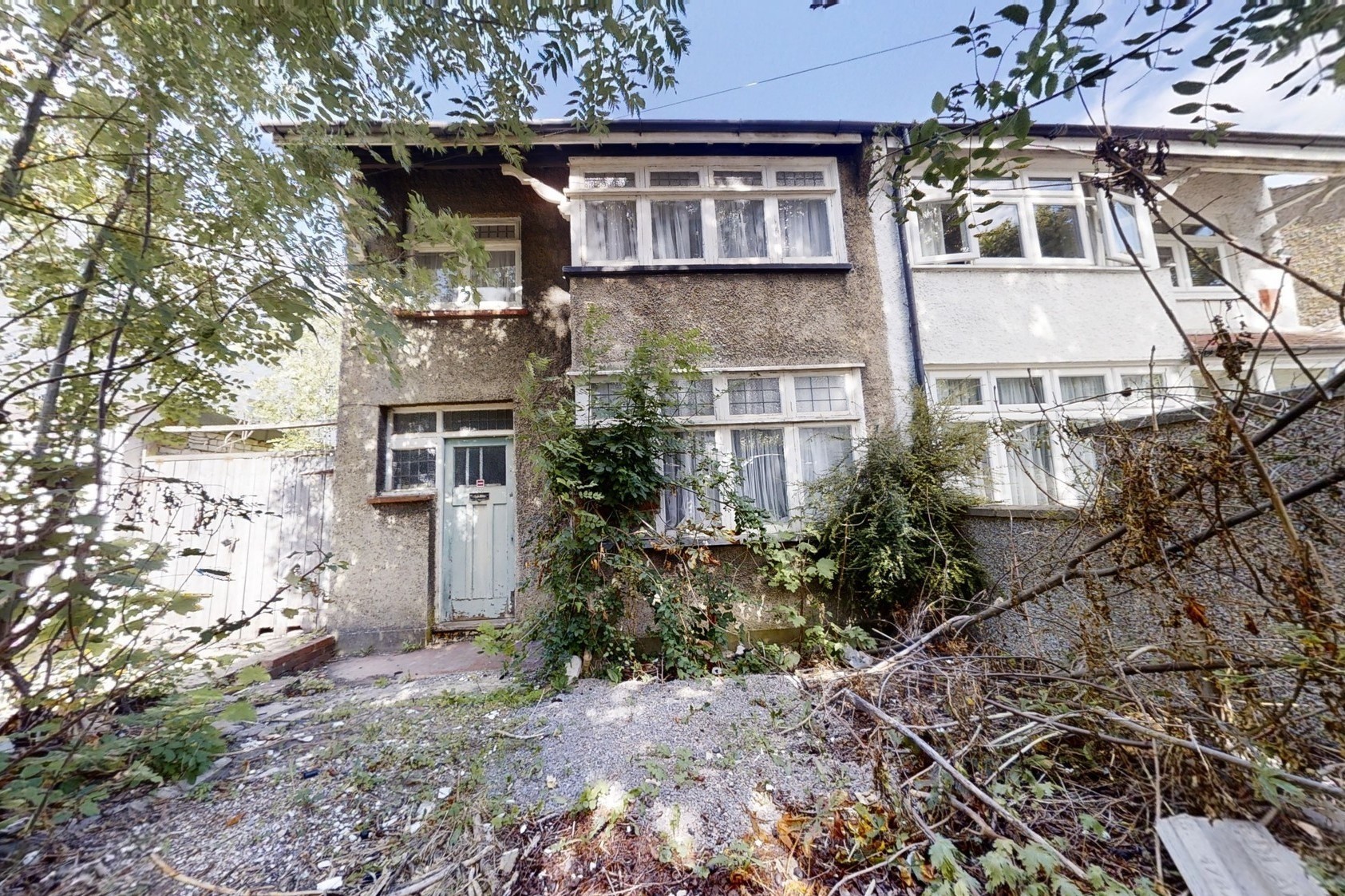 32 Banstead Road, Carshalton, Surrey SM5 3NR
