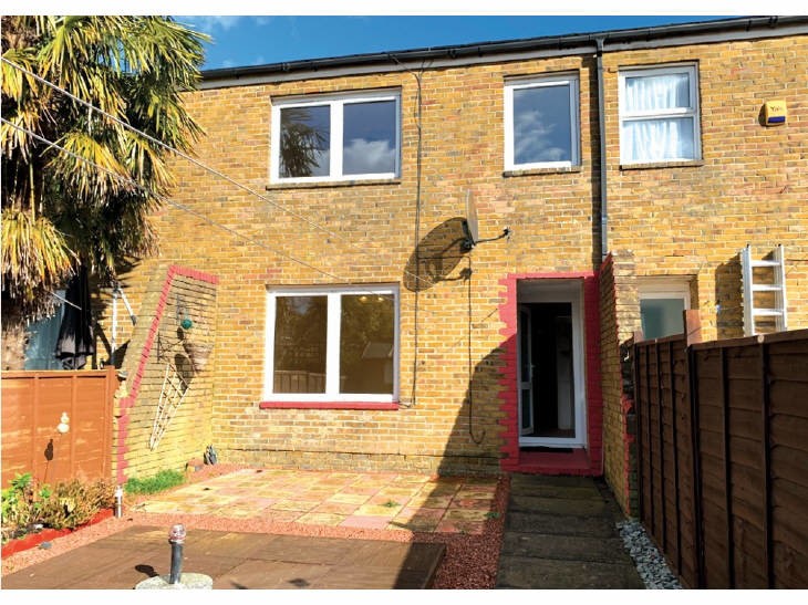 16 Lewisham Close, Crawley, Surrey RH11 9LU  