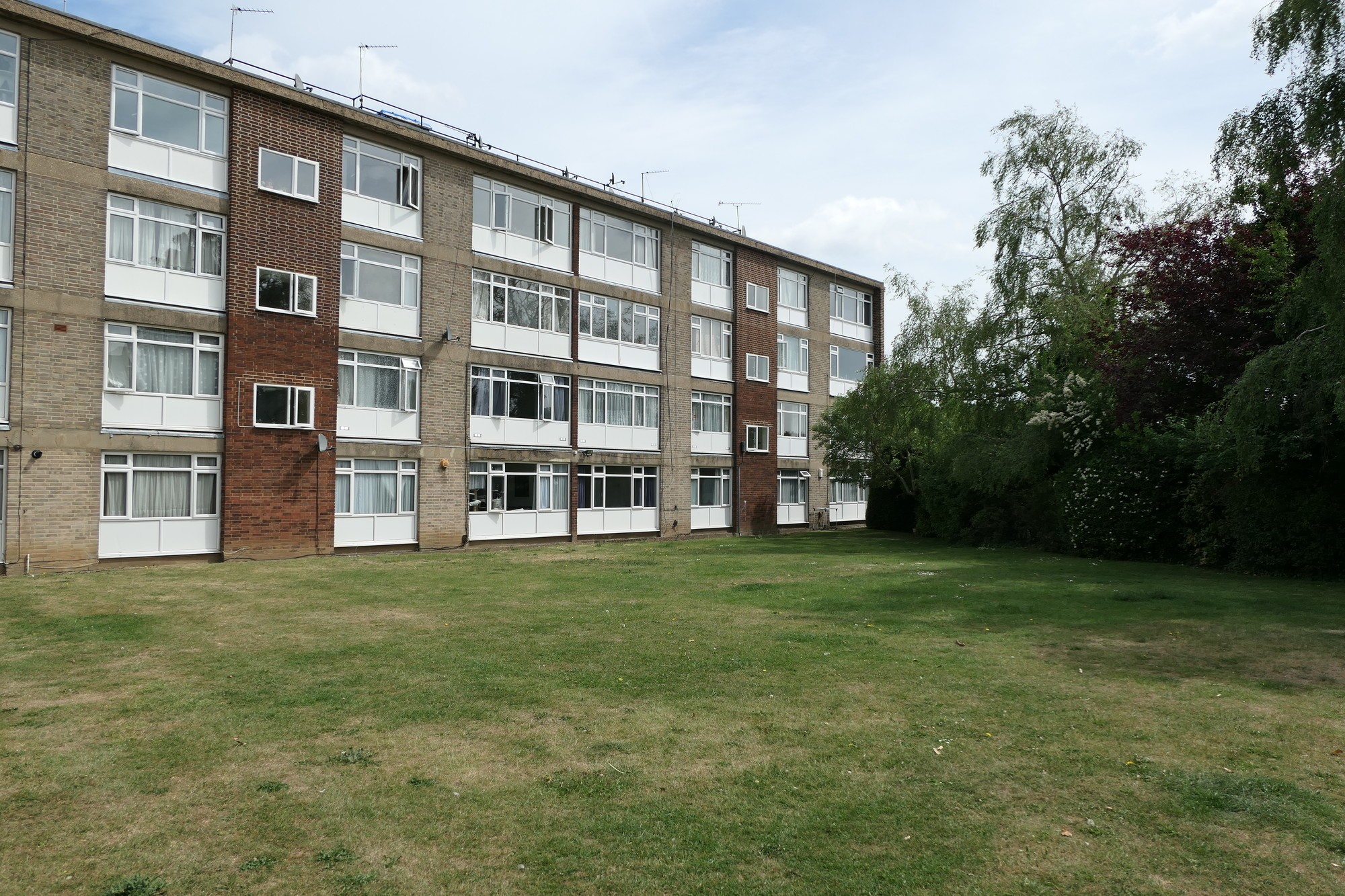 2 Park Farm Close, East Finchley, London N2 0PU
