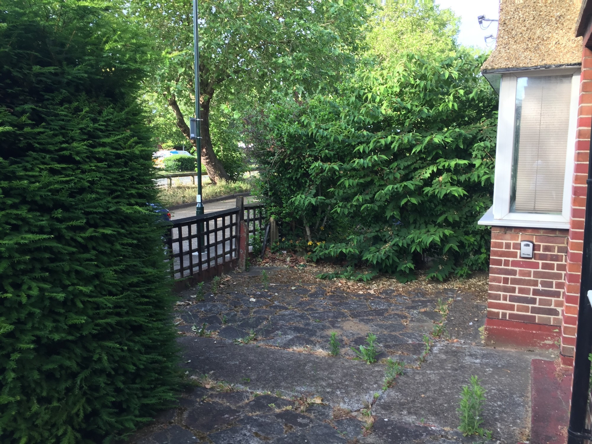 423 Chertsey Road, Twickenham, Middlesex TW2 6LS