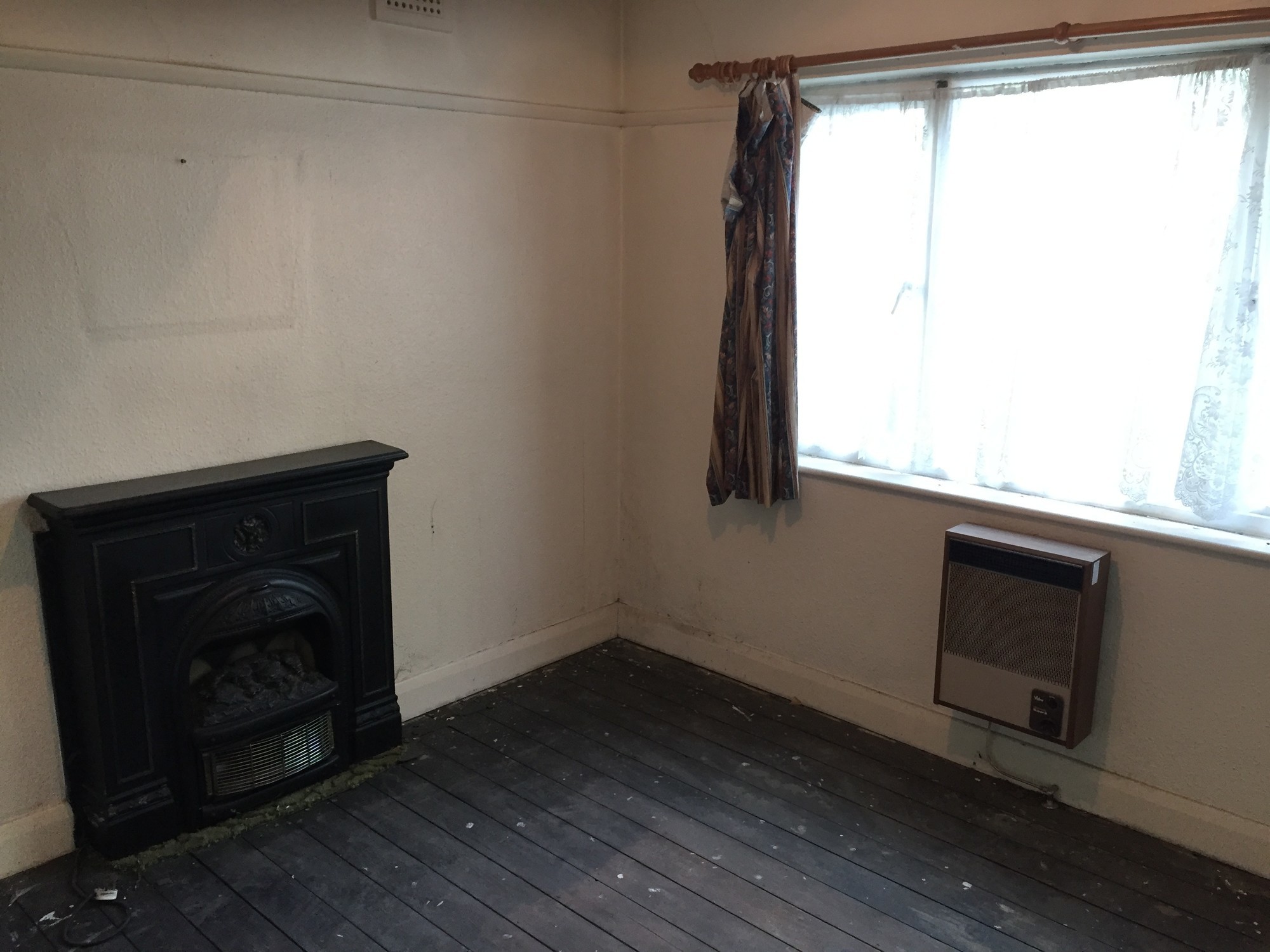 423 Chertsey Road, Twickenham, Middlesex TW2 6LS