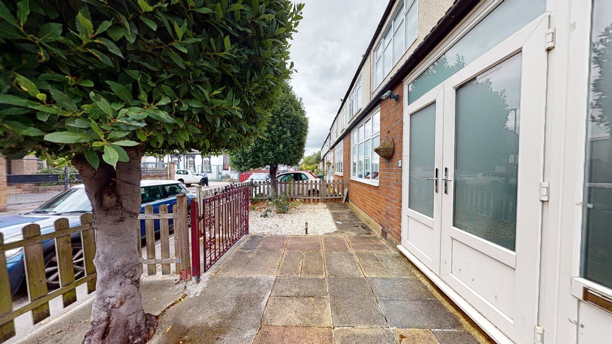 43 Henry Road, Barnet, Herefordshire EN4 8BG
