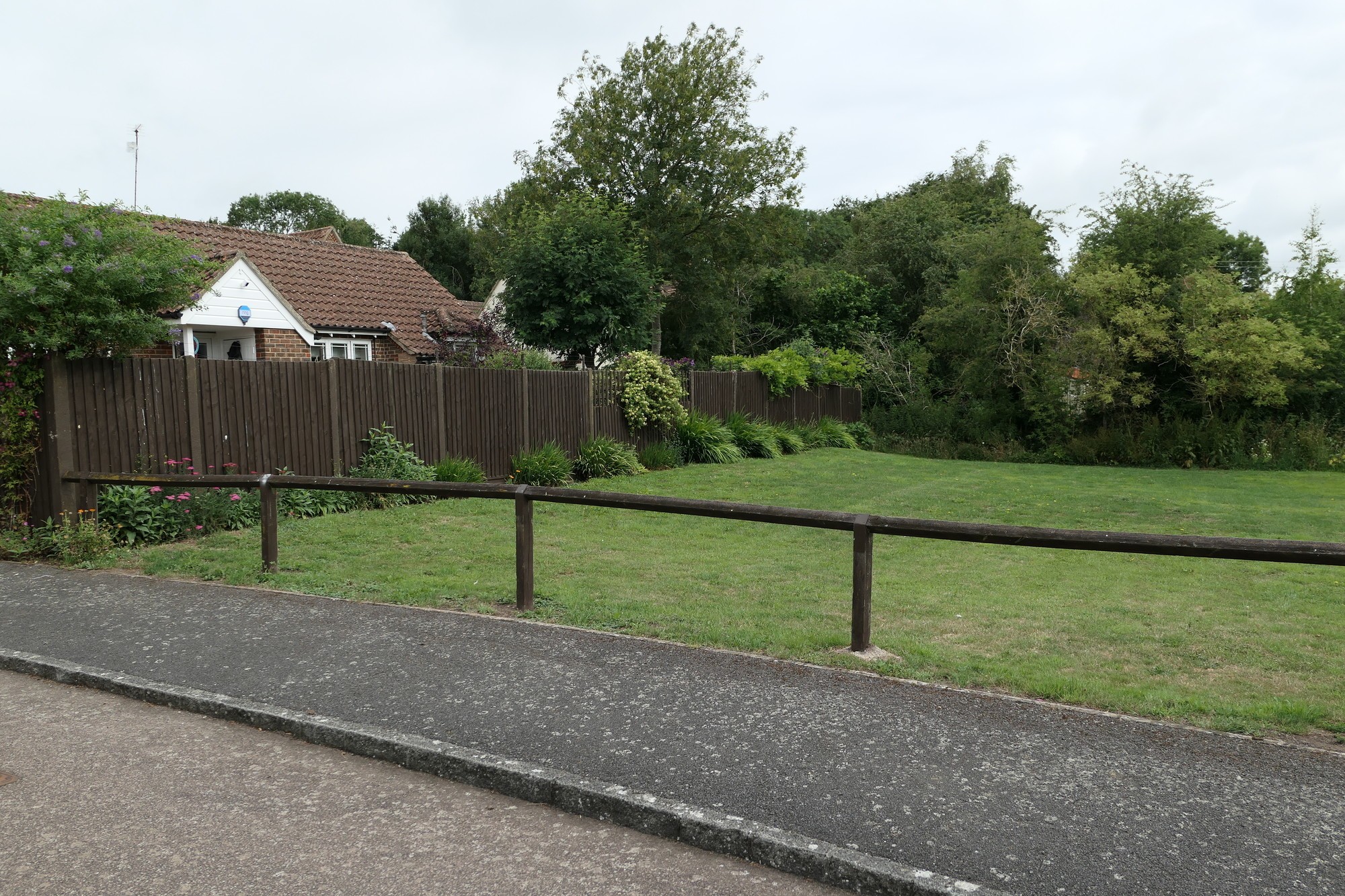 Land at Trailly Close, Yeldon, Bedfordshire MK44 1JH