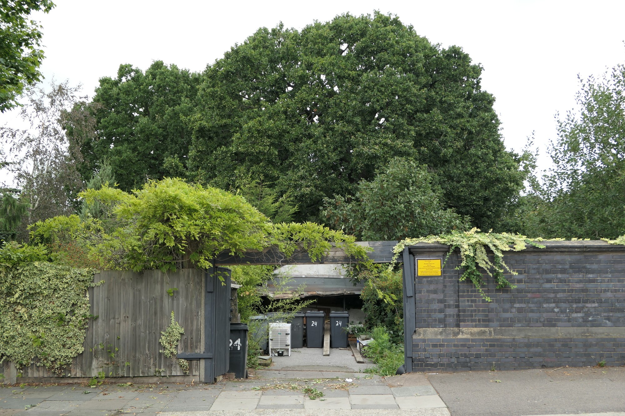 Land at Woodside Avenue (rear of 24 Great North Road), Highgate,London, N6 4LU