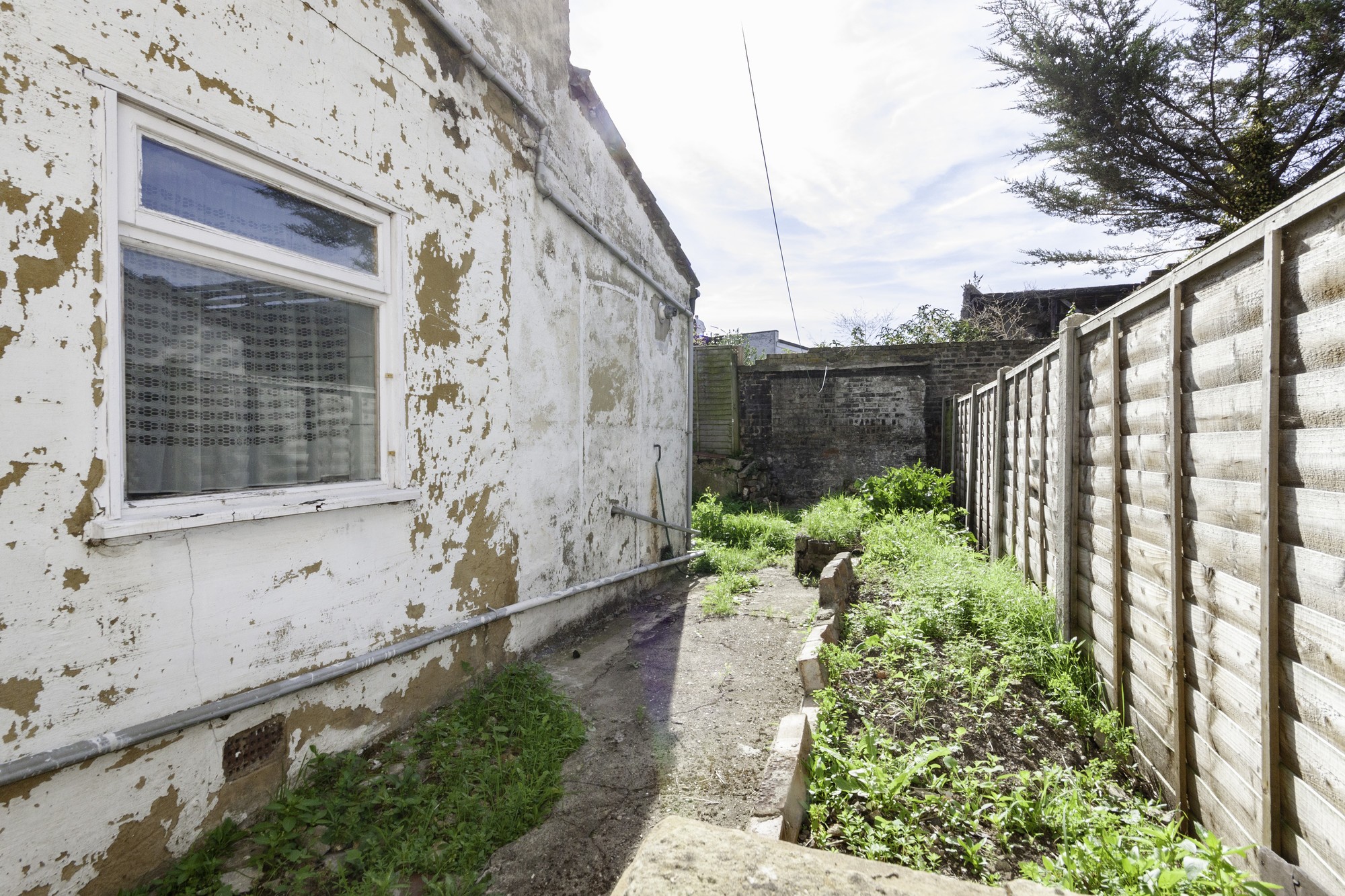 21 Ridgley Road, College Park, London NW10 6AR