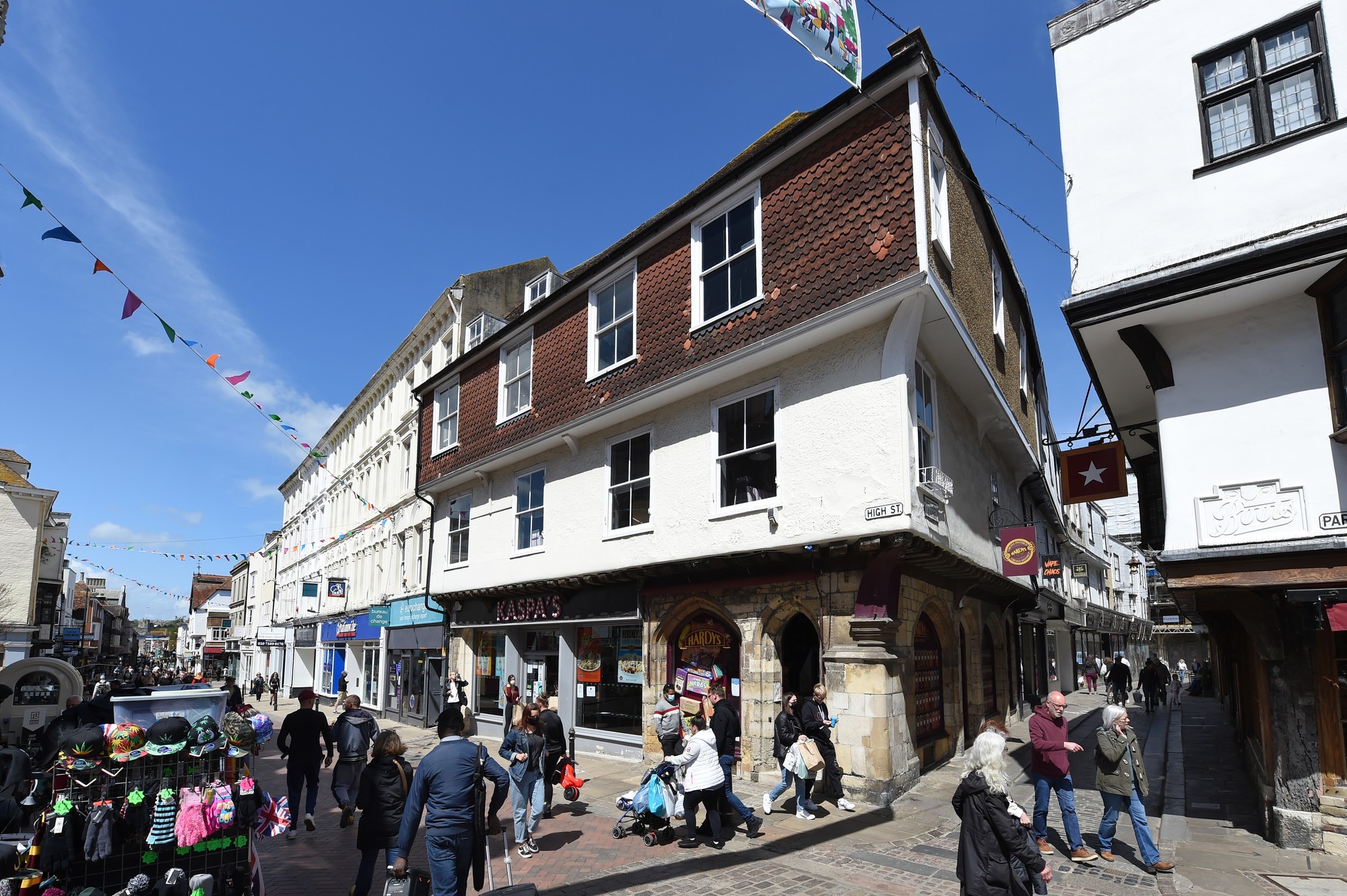 2 High Street, Canterbury, CT1 2JH
