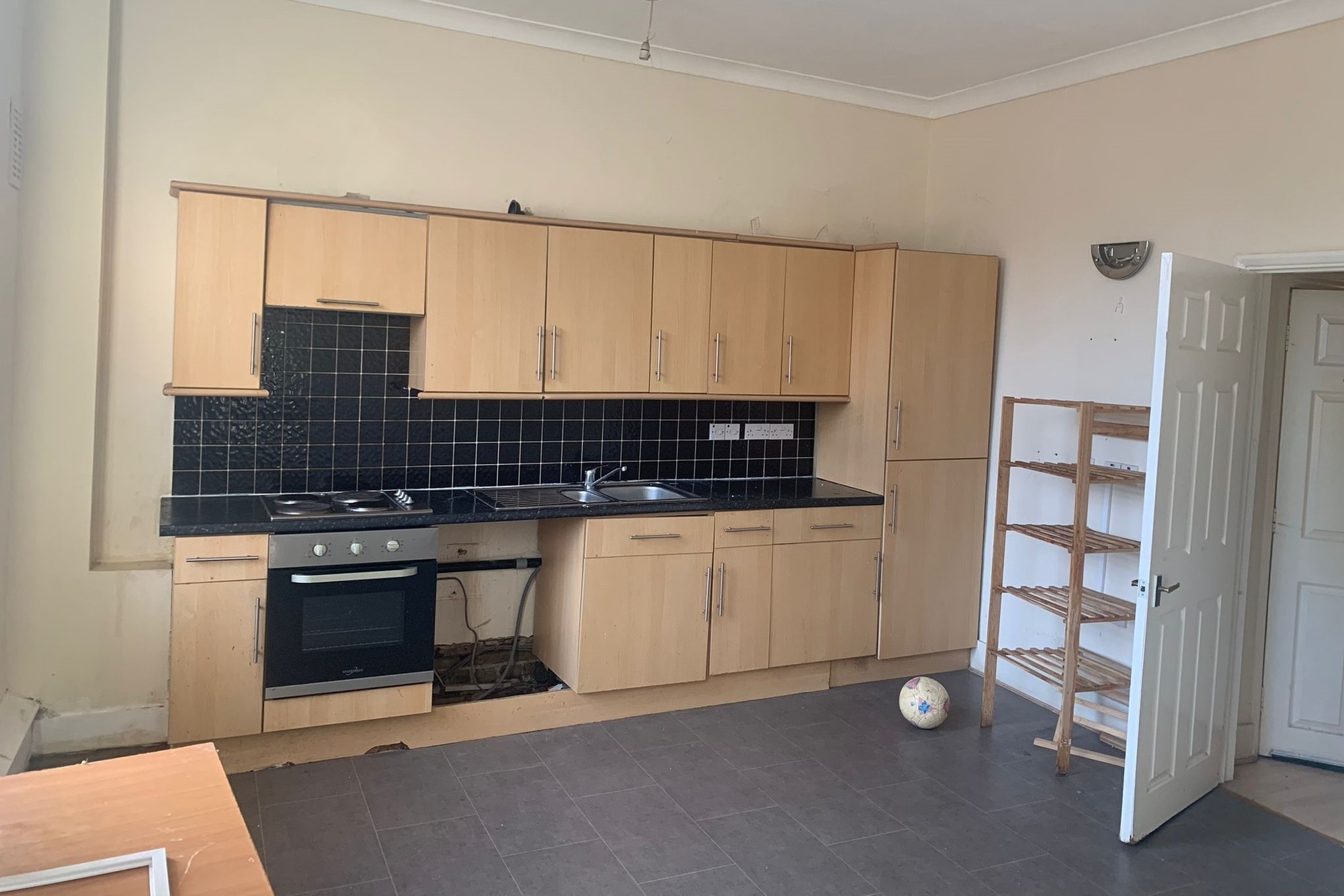 Flat 1, 46 Brixton Road, Oval, London, SW9 6BT