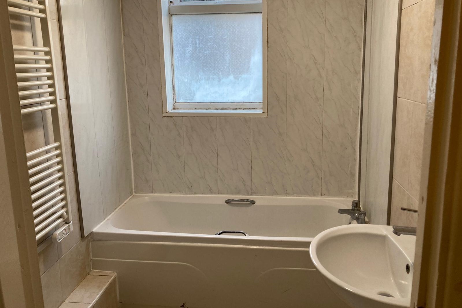 Flat 1, 46 Brixton Road, Oval, London, SW9 6BT