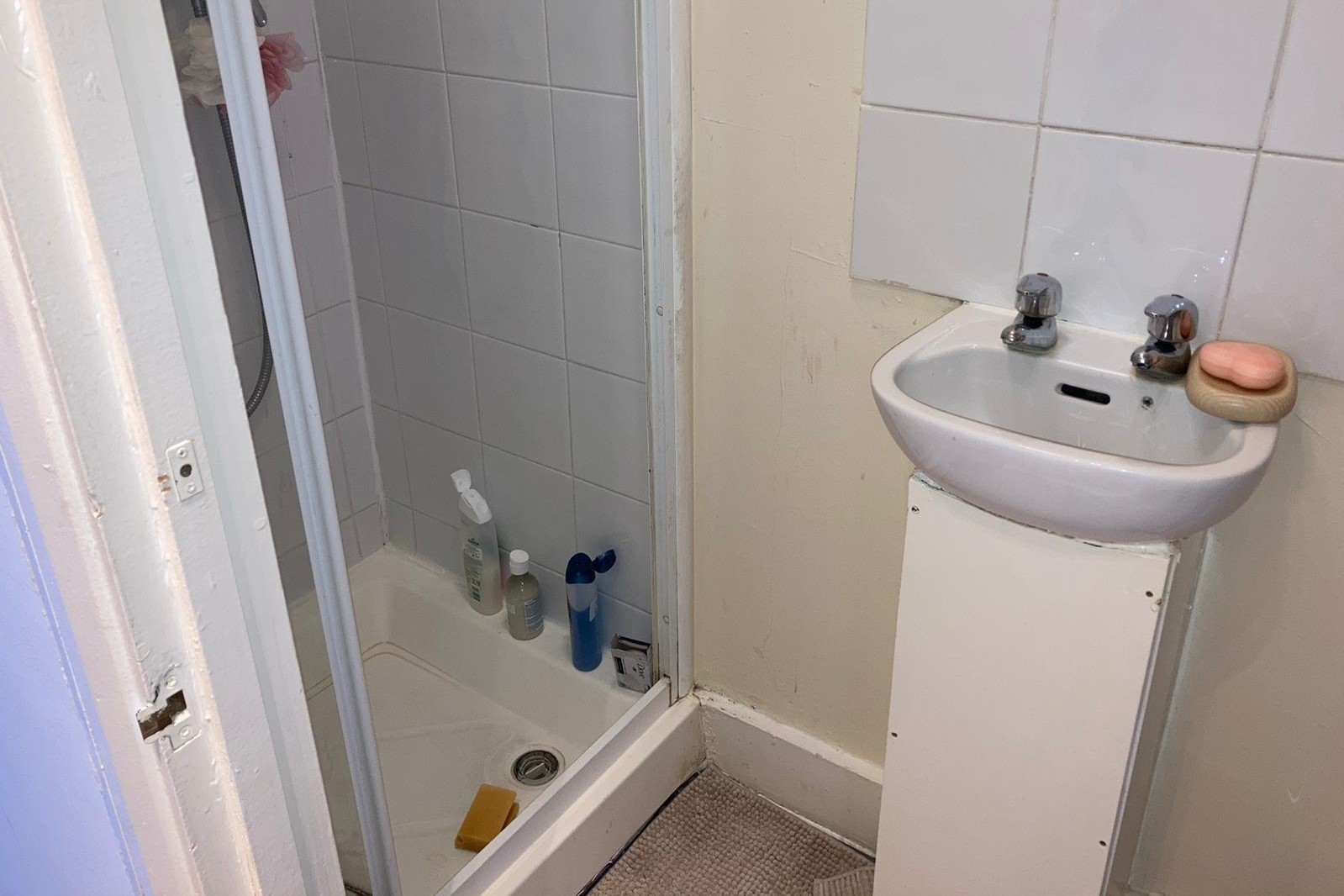 Flat 3, 46 Brixton Road, Oval, London, SW9 6BT