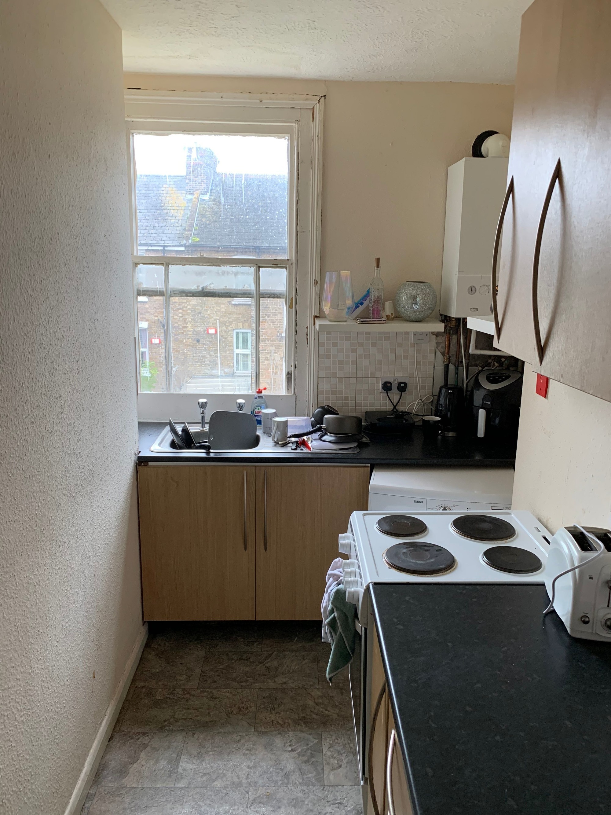 Flat 2, 8 Penshurst Road, Ramsgate, Kent, CT11 8EG
