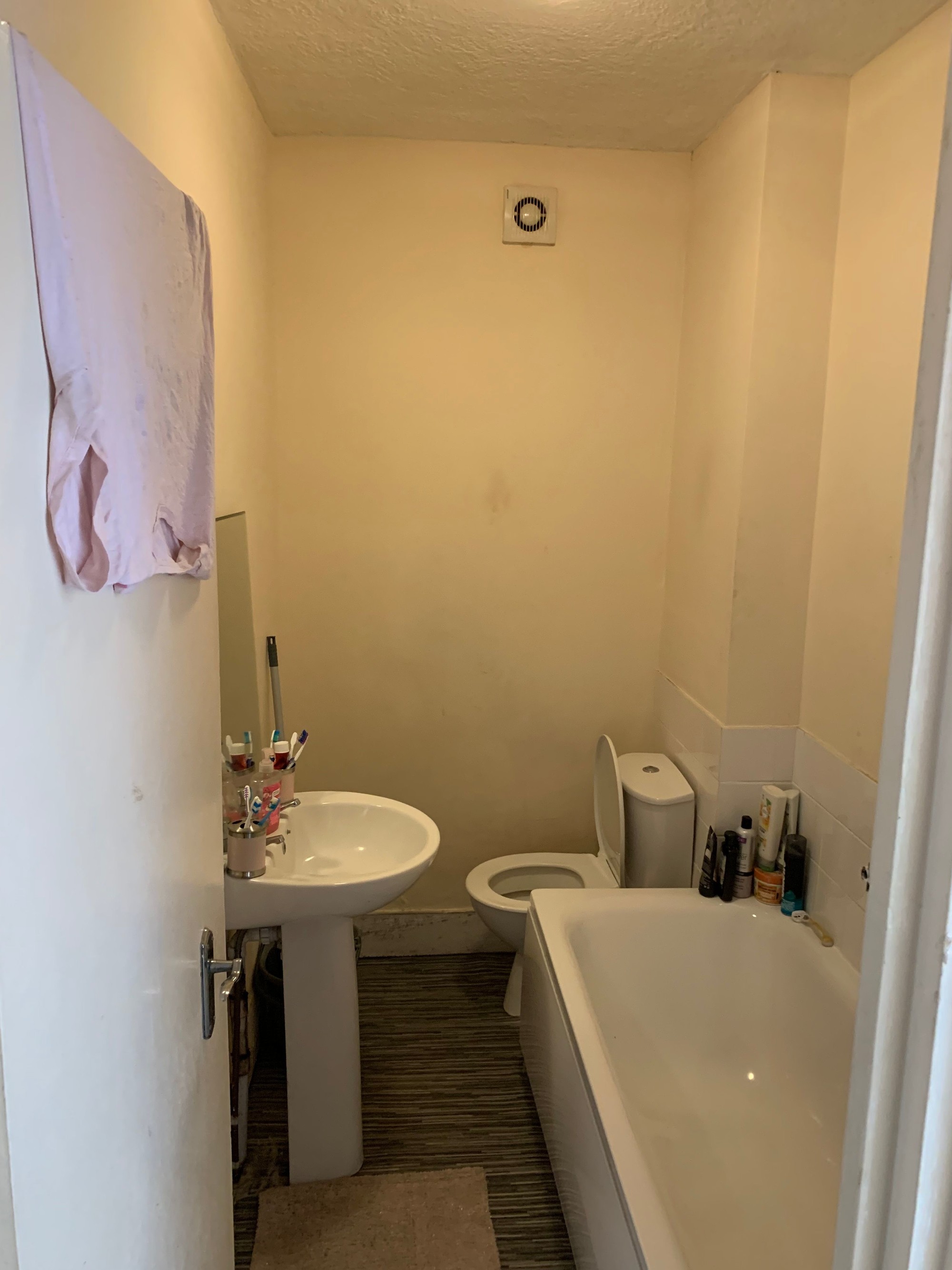 Flat 2, 8 Penshurst Road, Ramsgate, Kent, CT11 8EG
