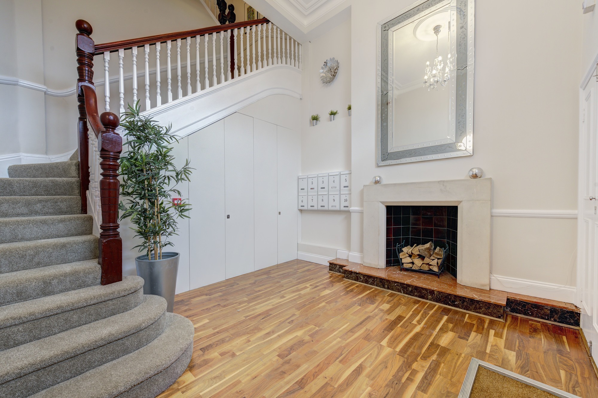 Flat 8,42-46 Kilburn High Road, Kilburn, London, NW6 4HJ
