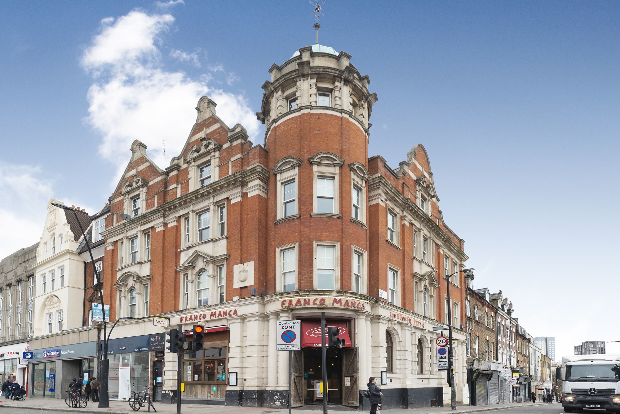 Flat 8,42-46 Kilburn High Road, Kilburn, London, NW6 4HJ

