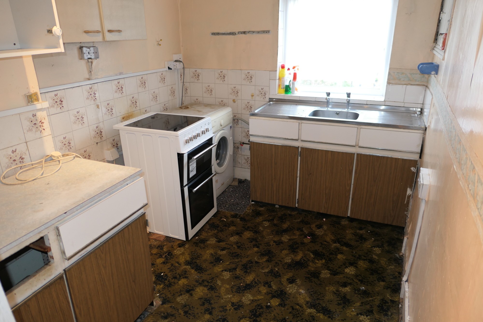 139 Carson Road, Canning Town, London E16 4BG 