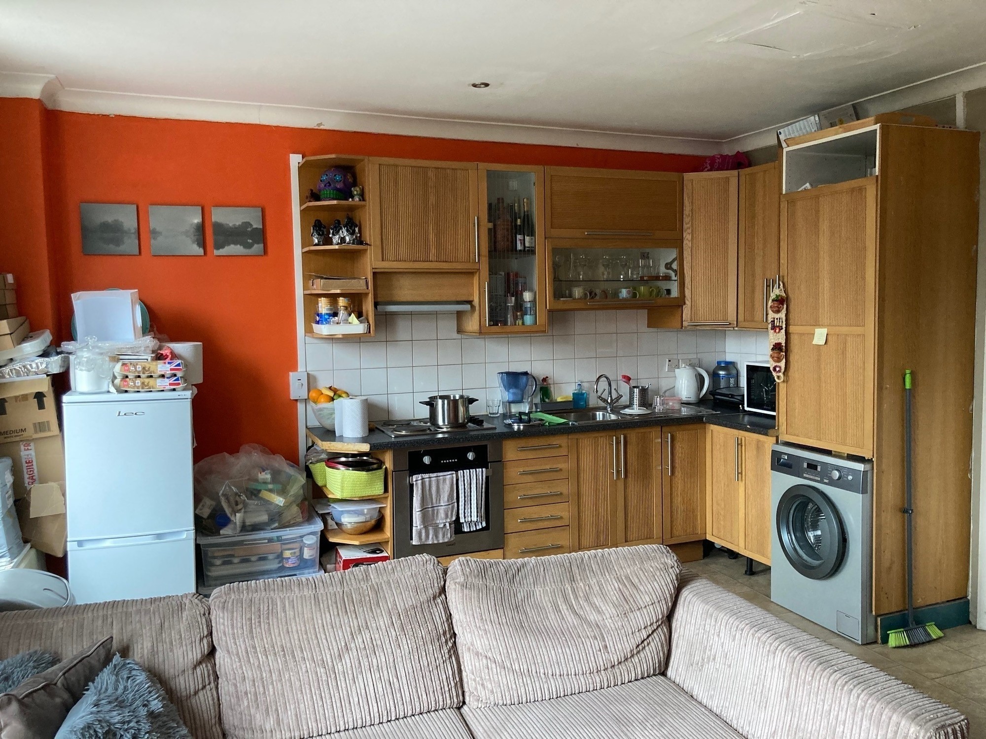 Flat 2, 46 Brixton Road, Oval, London, SW9 6BT
