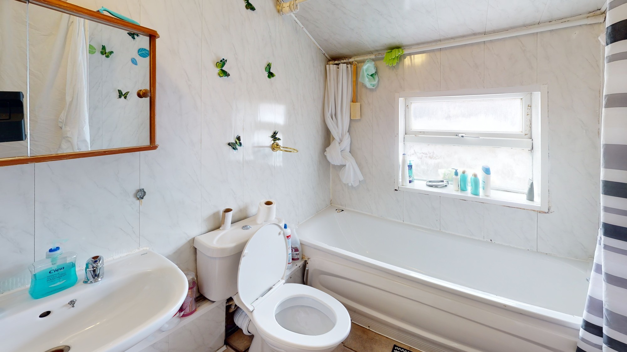 Flat 2, 46 Brixton Road, Oval, London, SW9 6BT
