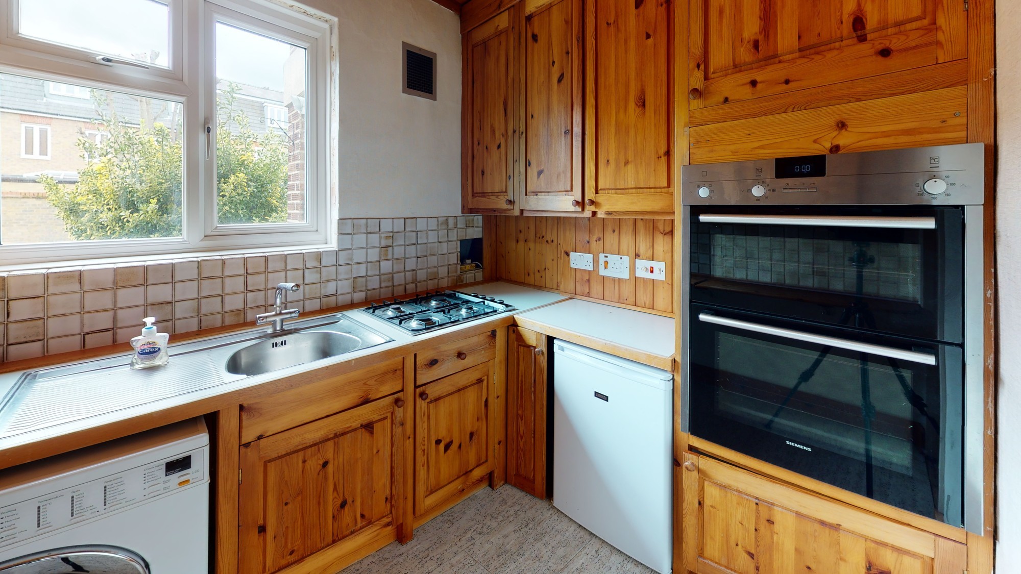 6 Algar Close, Isleworth, Middlesex, TW7 7AQ
