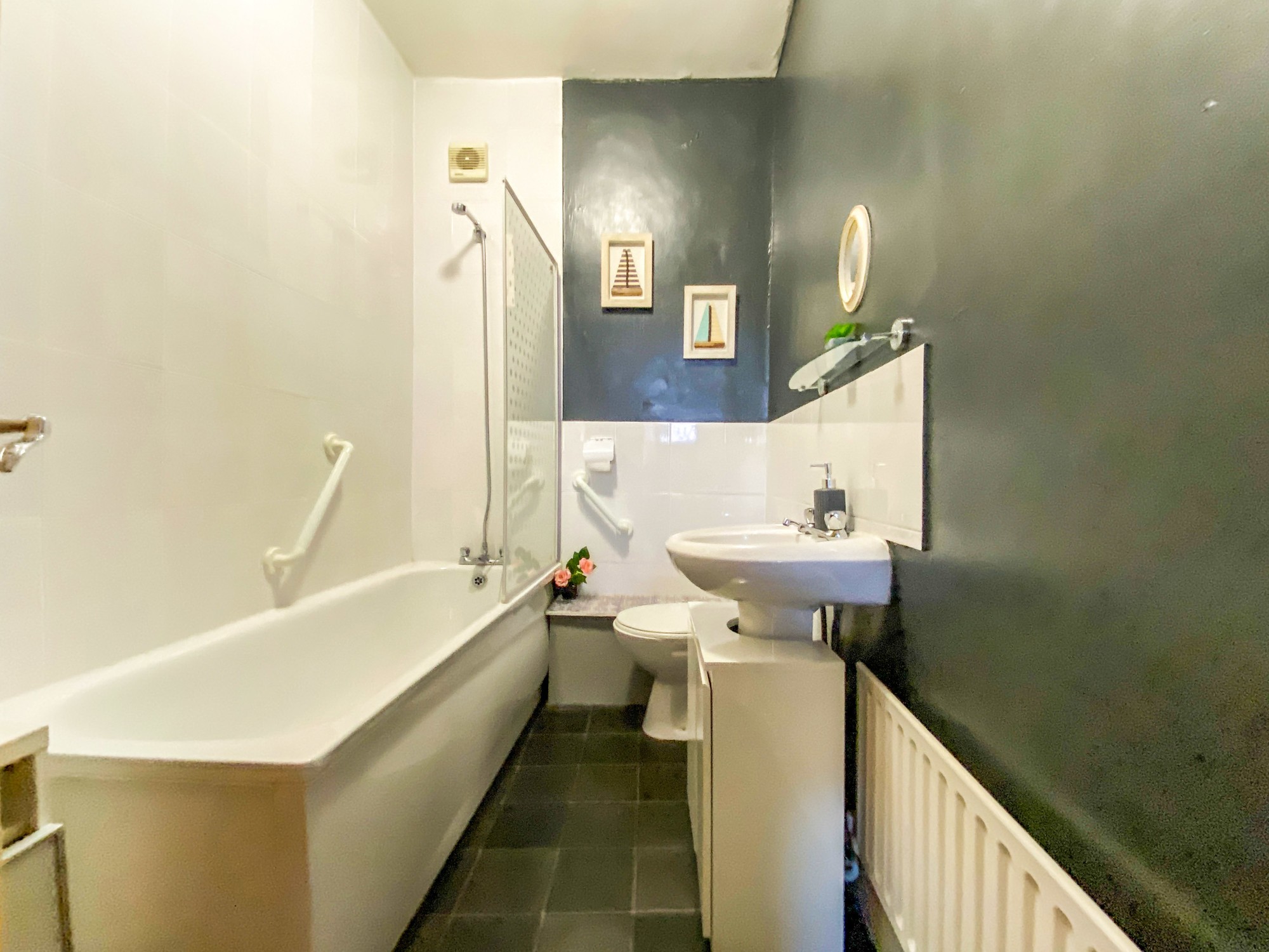 160A Links Road, Tooting, London SW17 9ES 
