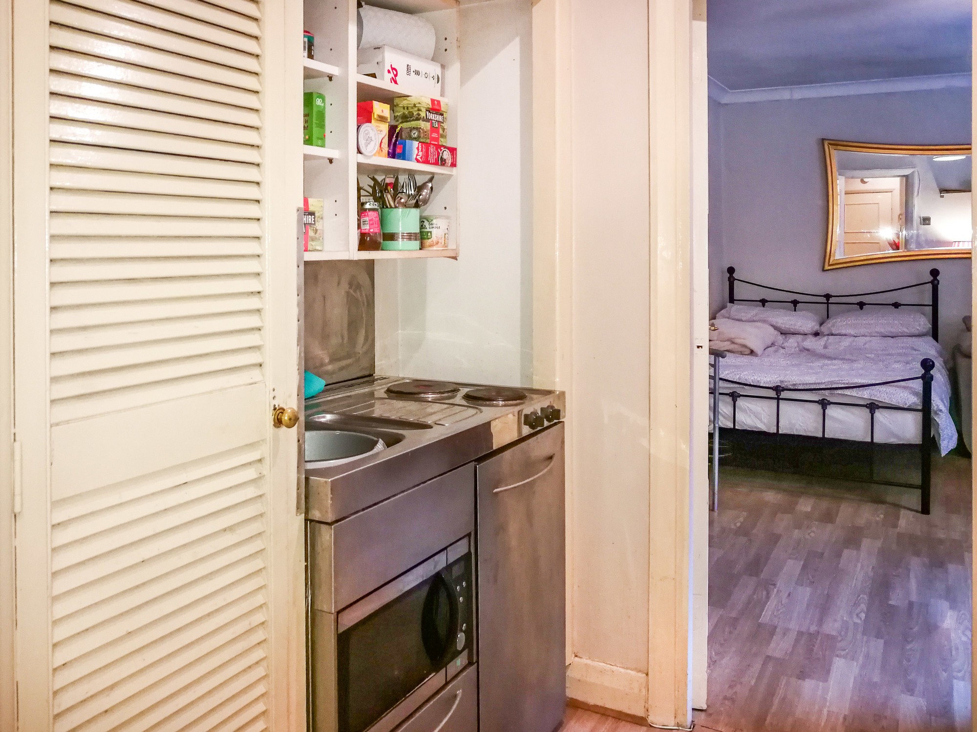 Flat 11, 13 Leinster Gardens, London, W2 6DR
