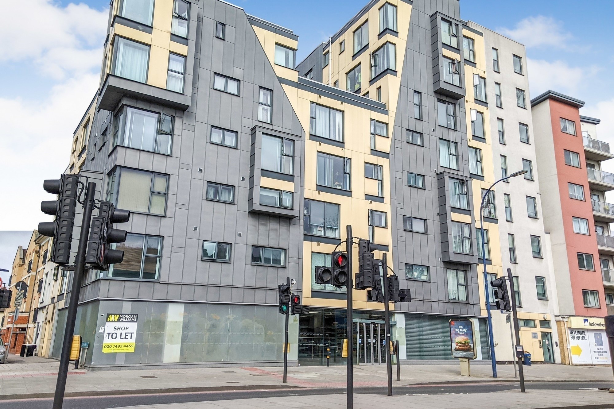 23 Axis House, 262 Lewisham High Street, Lewisham, London SE13 6AD
