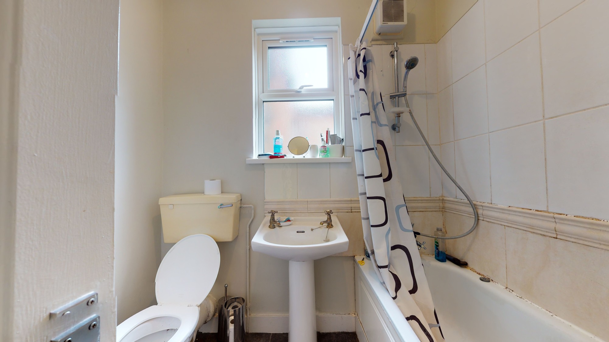 37A Carr Road, Walthamstow, London E17 5ER
