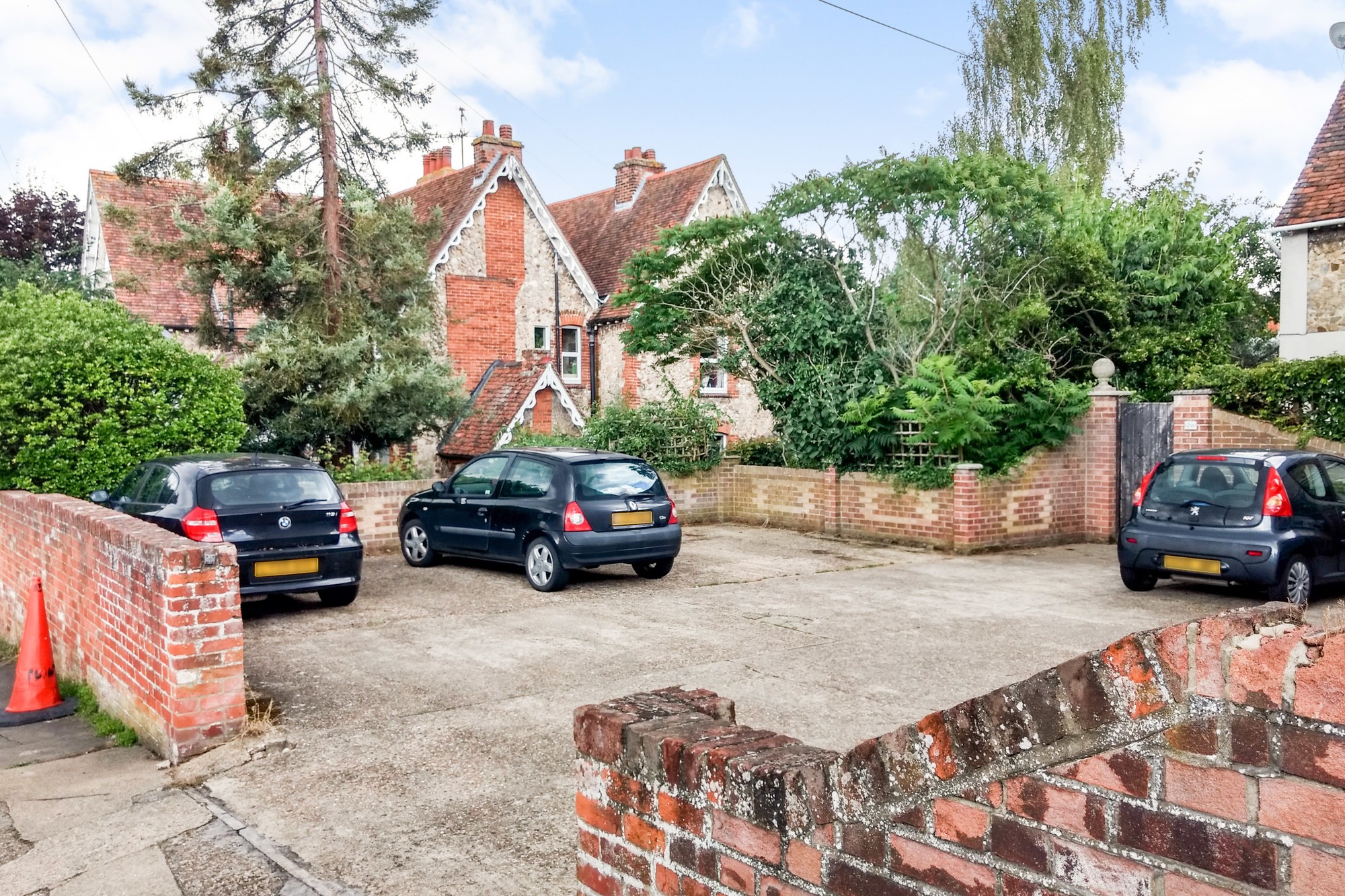 94 Maldon Road, Colchester, Essex CO3 3AL  &  2A Salisbury Avenue, Colchester, Essex CO3 3DN
