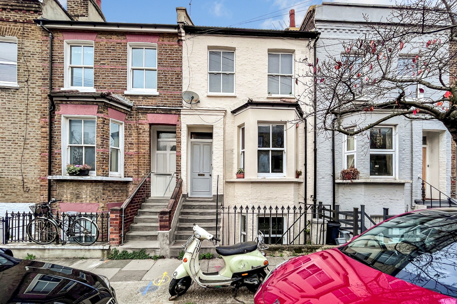 20A Gayford Road, London W12 9BN