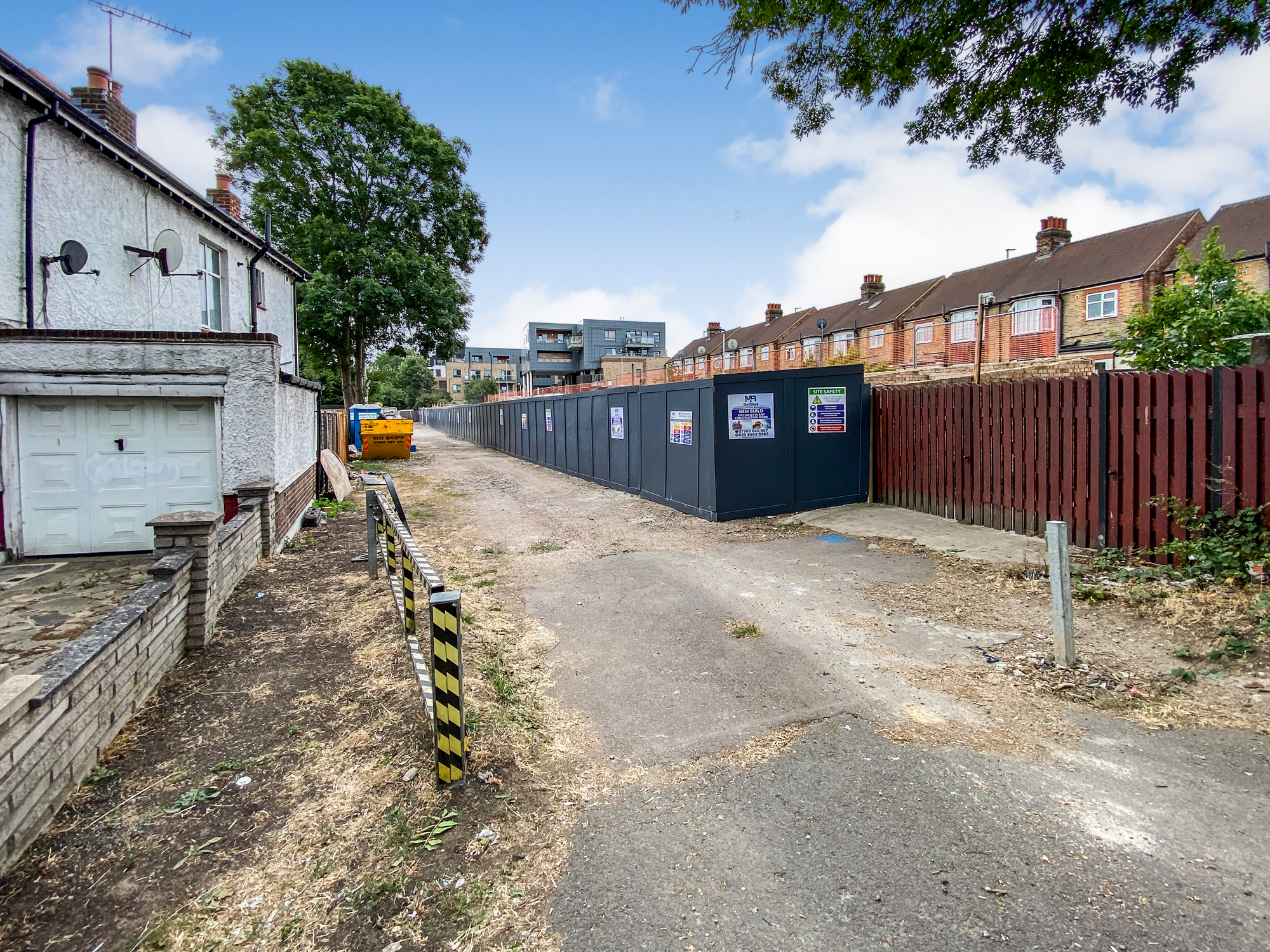 Garage to the Rear of Ruby Mews, Palmers Green, London N13 4EN
