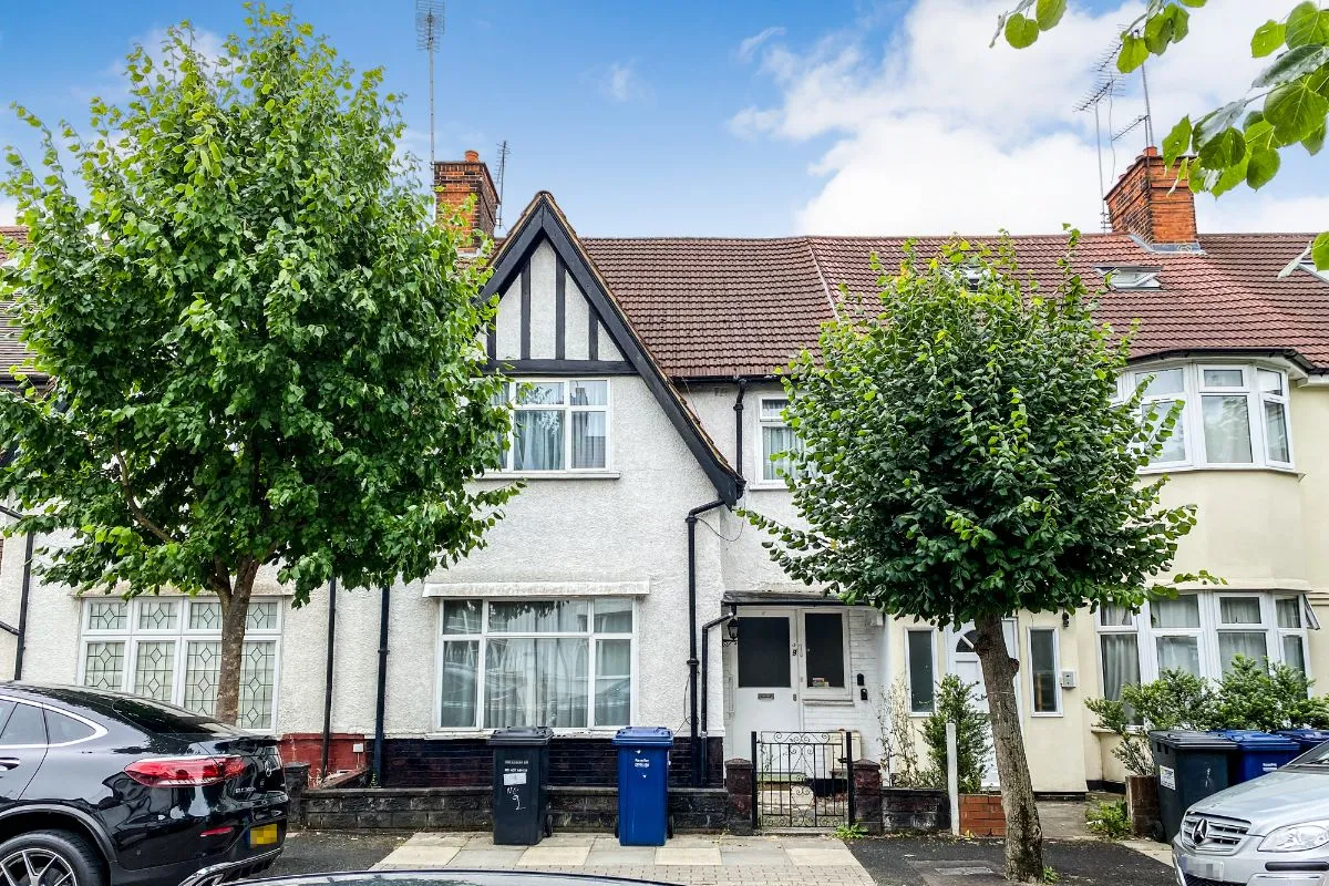 9 Alyth Gardens, Temple Fortune, London NW11 7EN