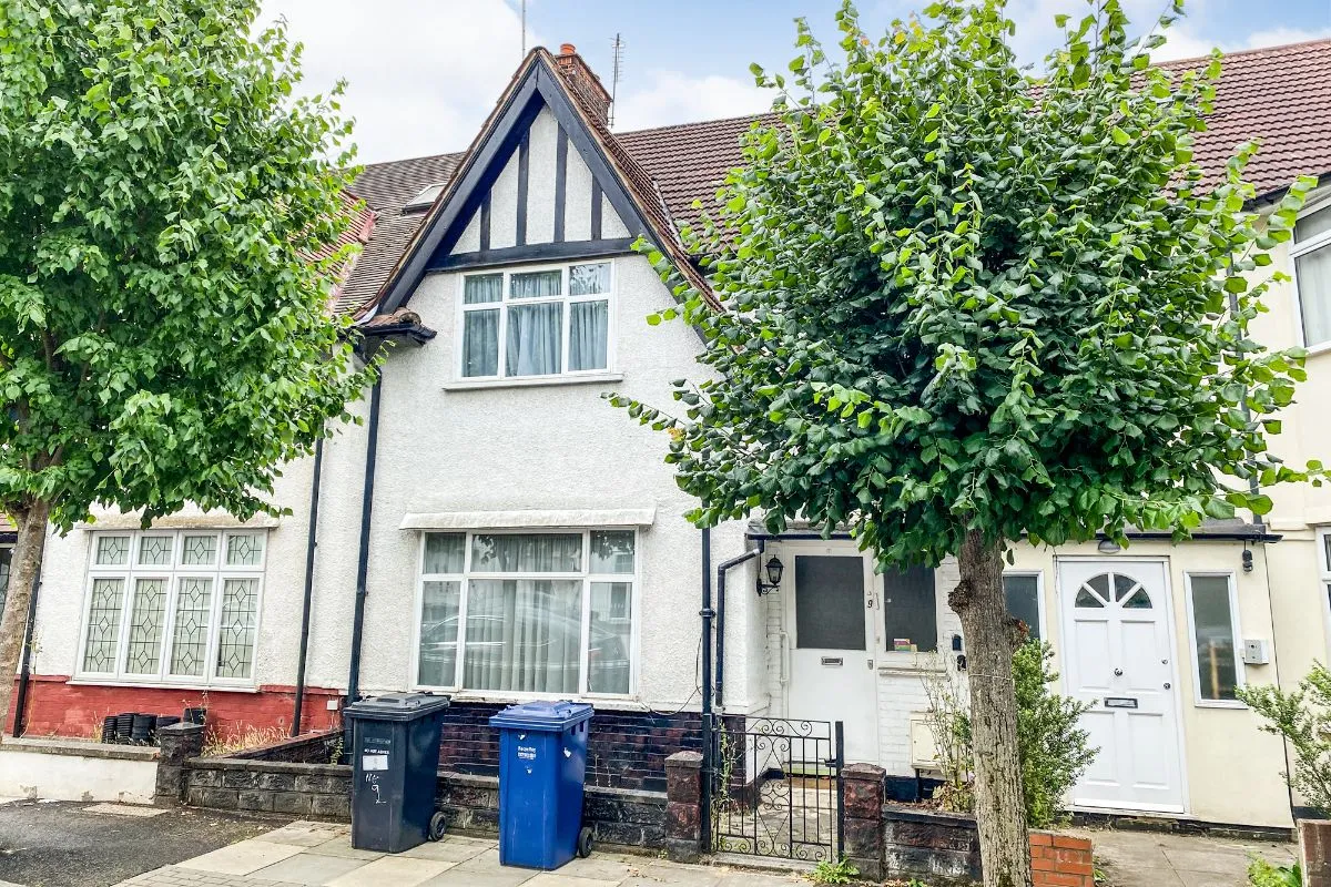 9 Alyth Gardens, Temple Fortune, London NW11 7EN