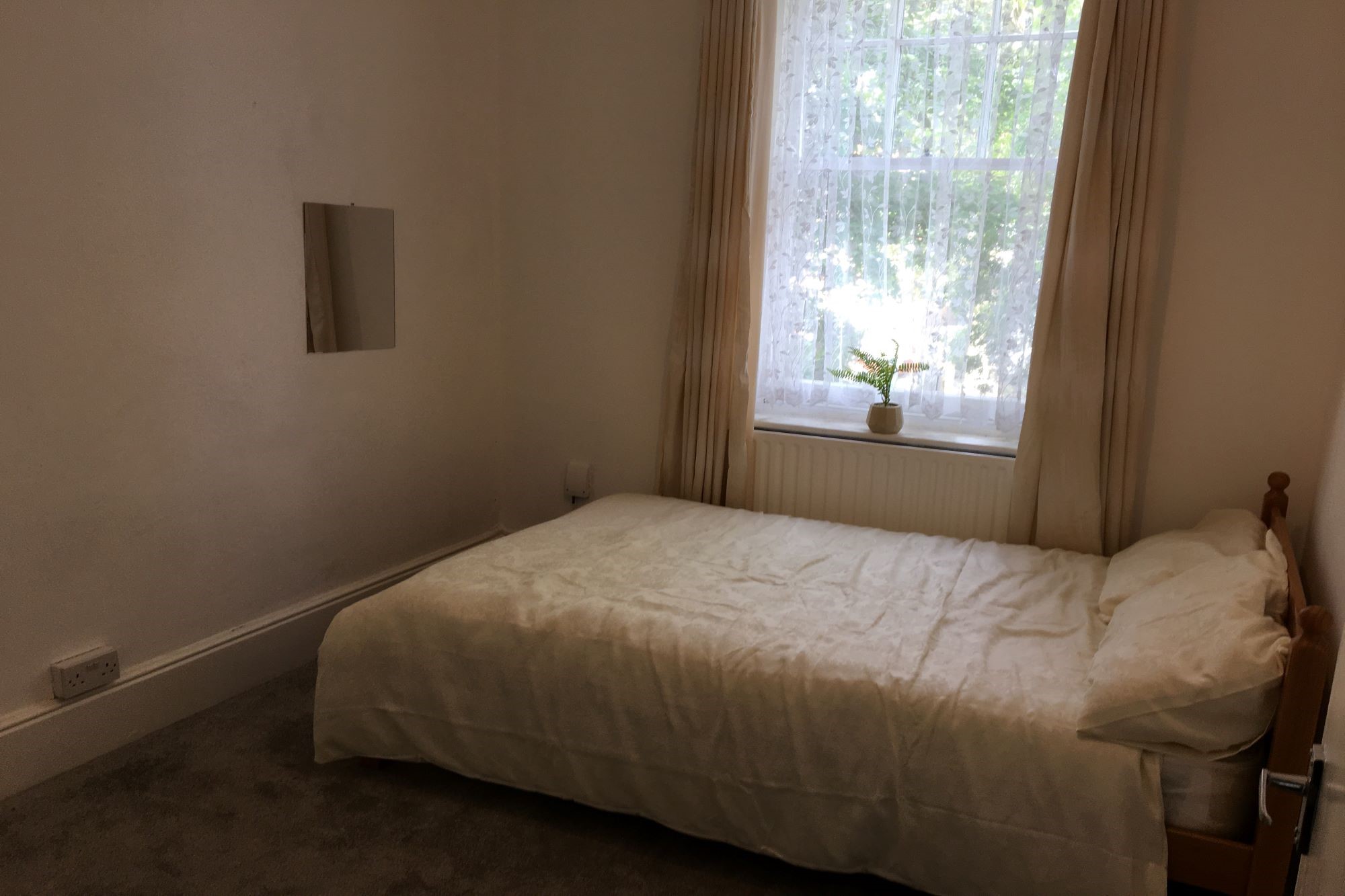 33C Canadian Avenue, Catford, London SE6 3AU
