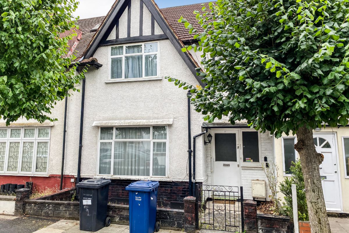 9 Alyth Gardens, Temple Fortune, London NW11 7EN 