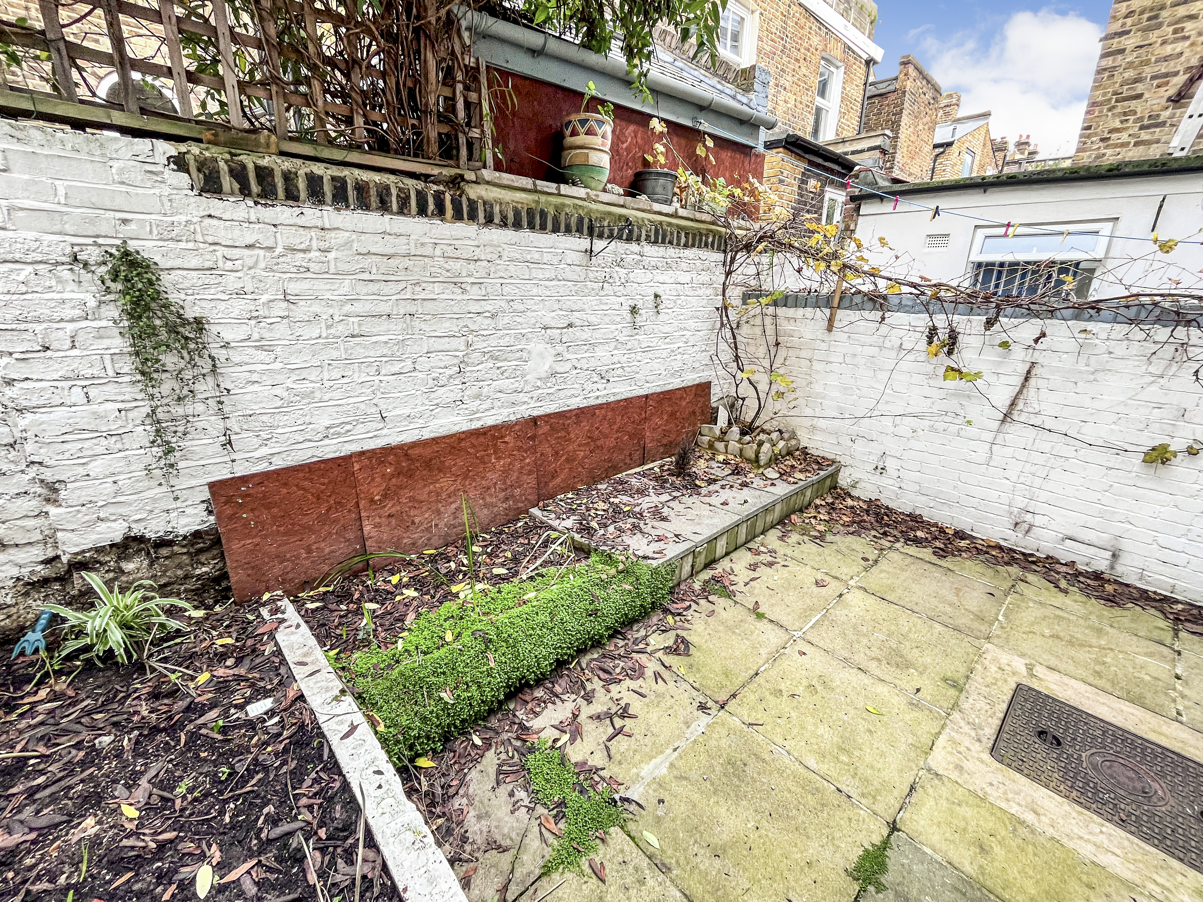 20A Gayford Road, London W12 9BN