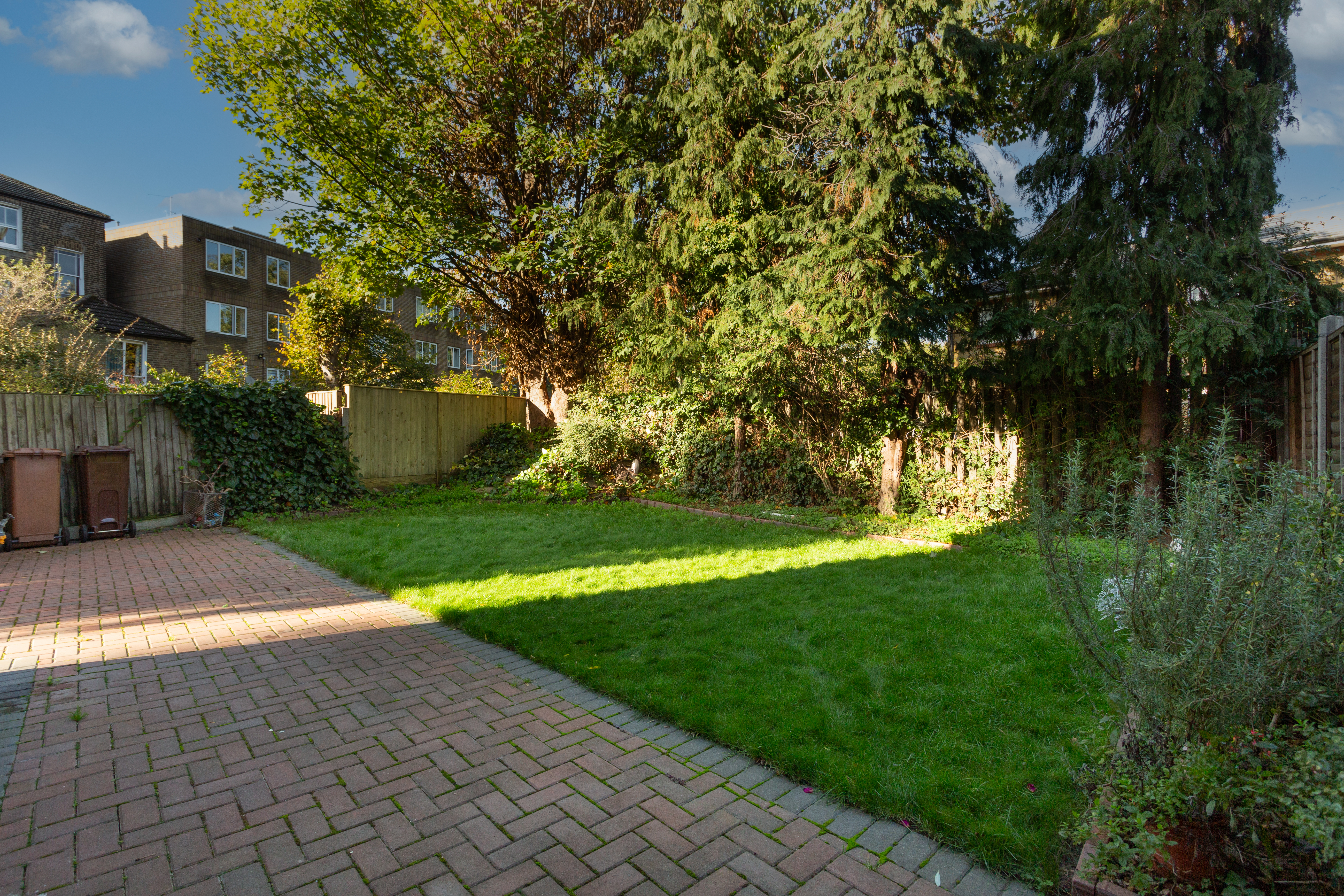 1 Digby Crescent, Finsbury Park, London, N4 2HS
