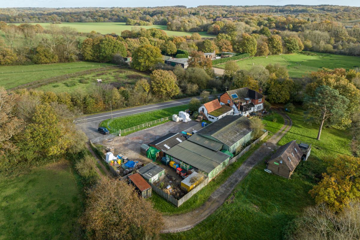 Kings Farm, Dorking Road, Kingsfold, RH12 3SA 