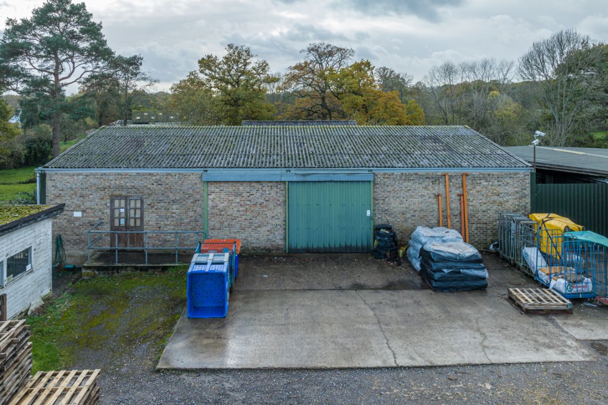 Kings Farm, Dorking Road, Kingsfold, RH12 3SA 