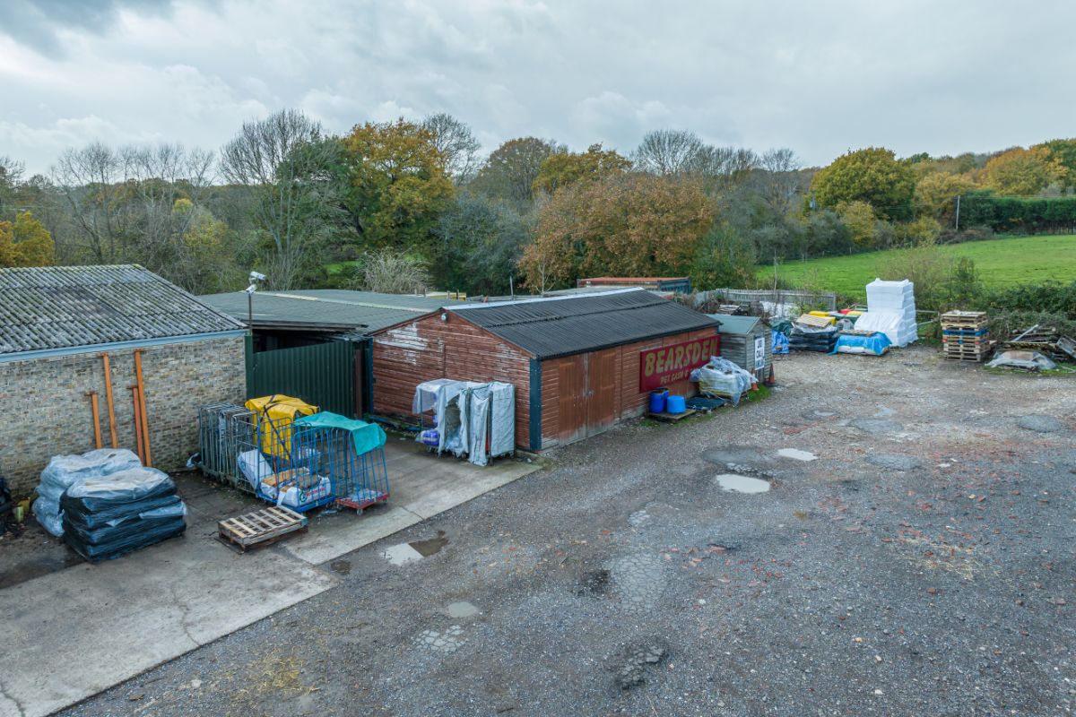 Kings Farm, Dorking Road, Kingsfold, RH12 3SA 